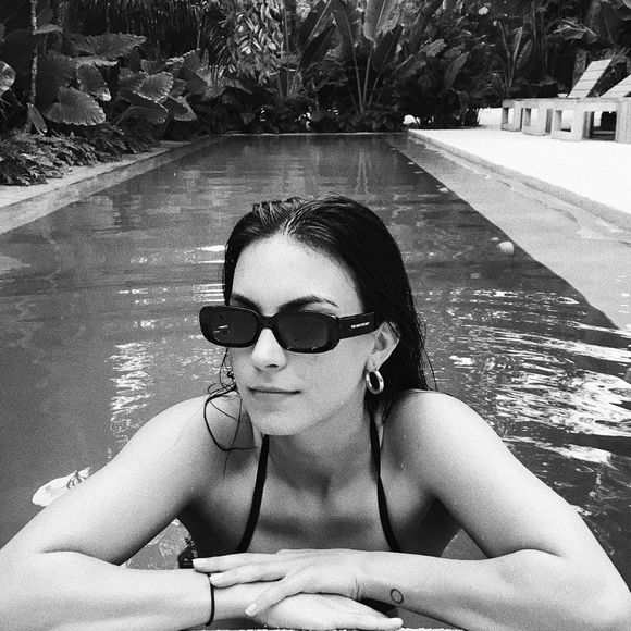 Meet your Posher, Karen - Picture 1 of 1